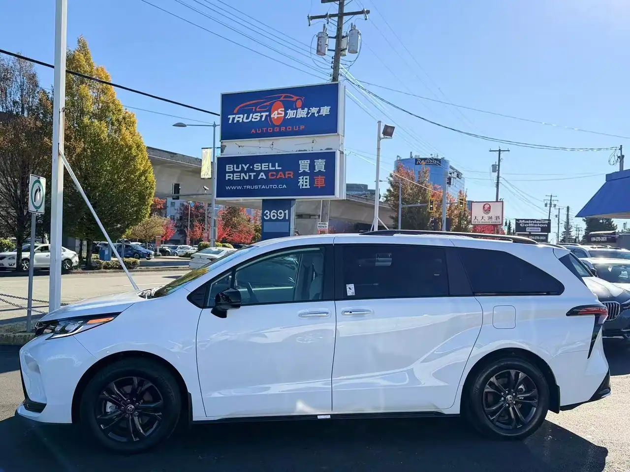 Toyota Sienna снимка Toyota Sienna