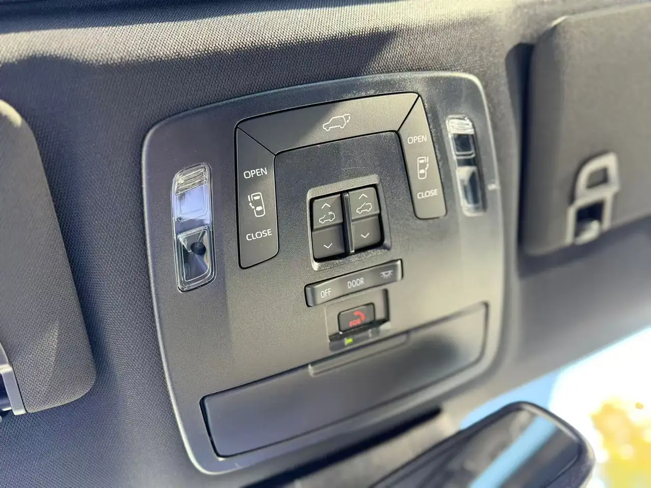 Toyota Sienna снимка Toyota Sienna