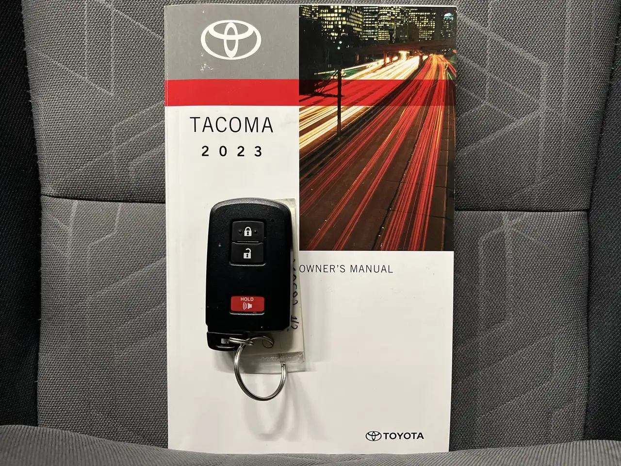 Toyota Tacoma снимка Toyota Tacoma