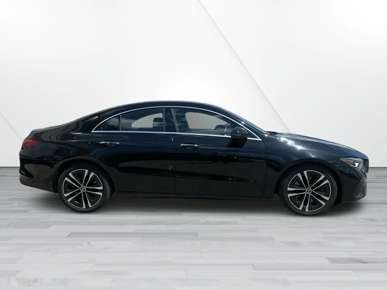 Mercedes-Benz CLA снимка Mercedes-Benz CLA