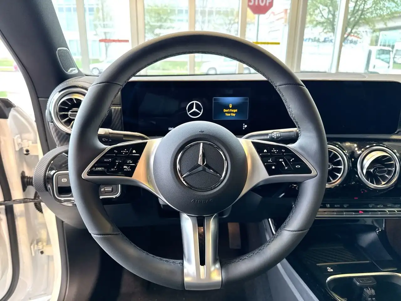 Mercedes-Benz CLA снимка Mercedes-Benz CLA