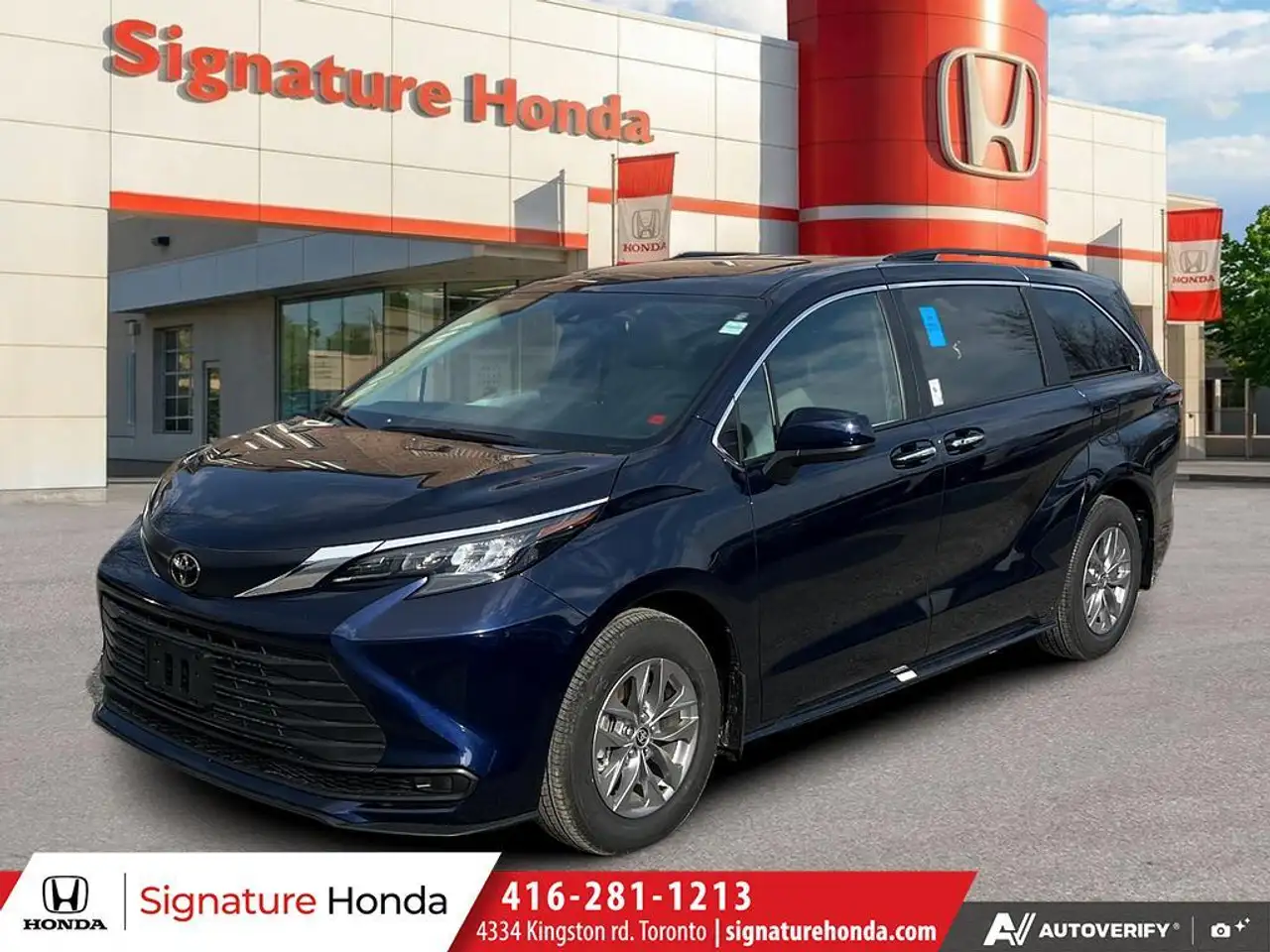 Toyota Sienna снимка Toyota Sienna