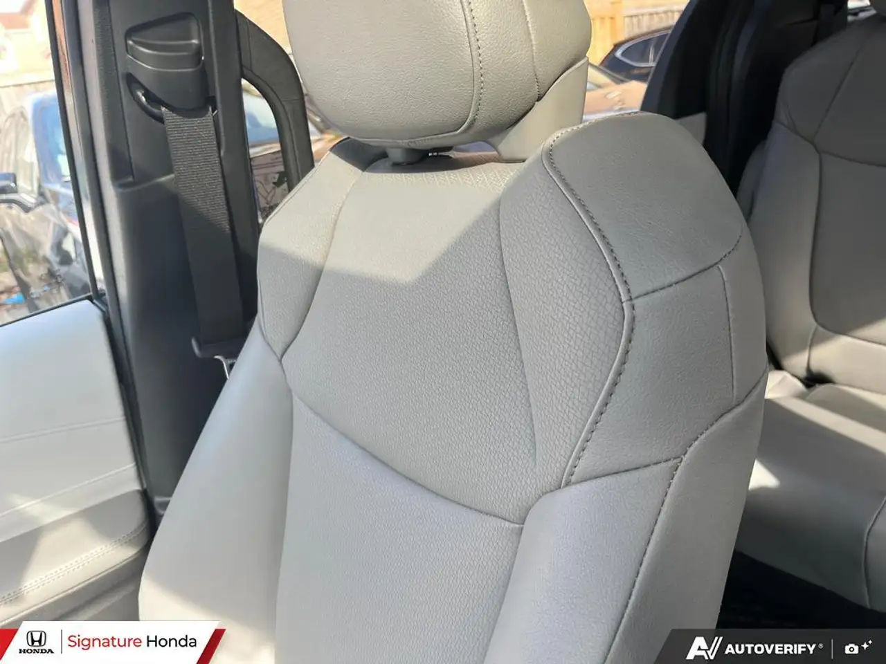 Toyota Sienna снимка Toyota Sienna