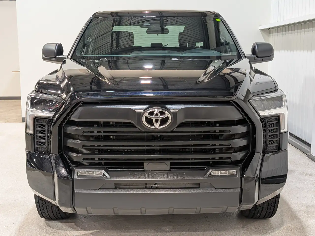 Toyota Tundra снимка Toyota Tundra