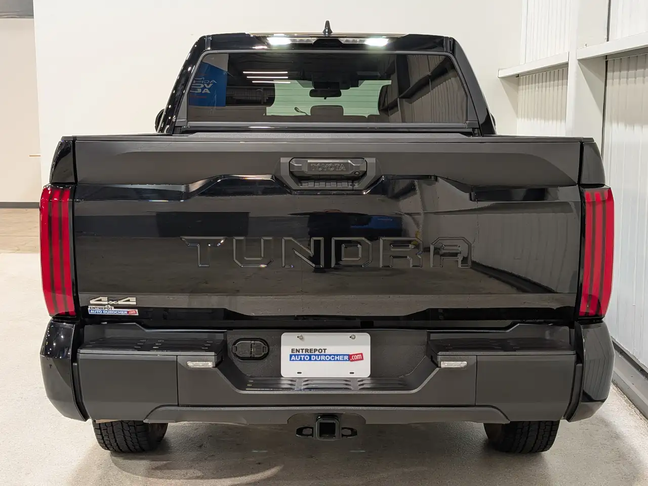 Toyota Tundra снимка Toyota Tundra