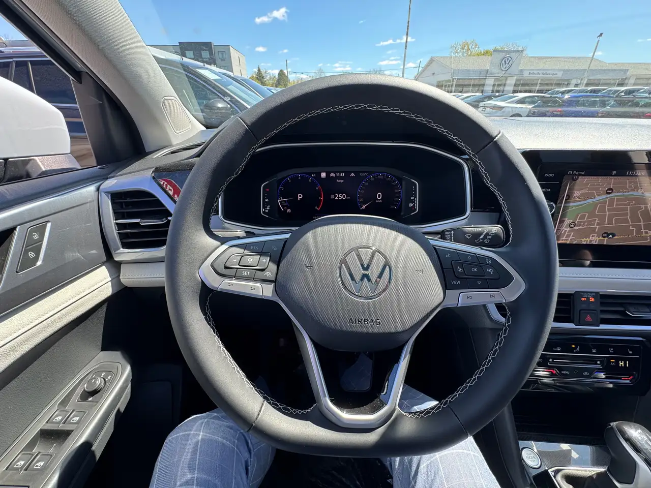 Volkswagen Taos снимка Volkswagen Taos