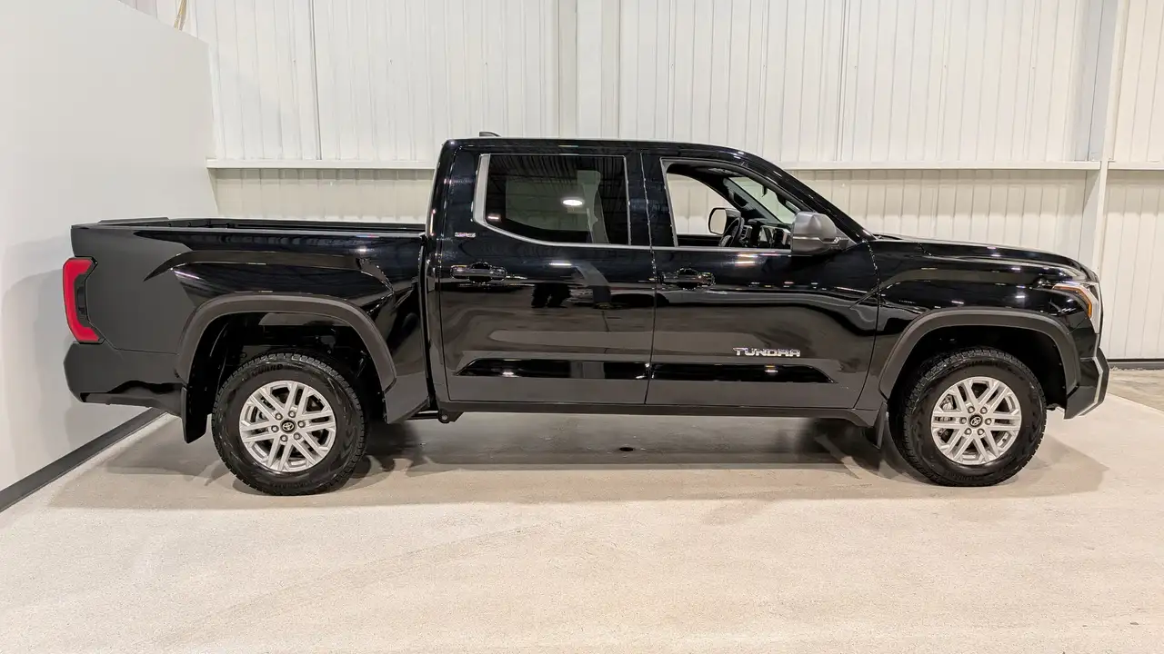 Toyota Tundra снимка Toyota Tundra