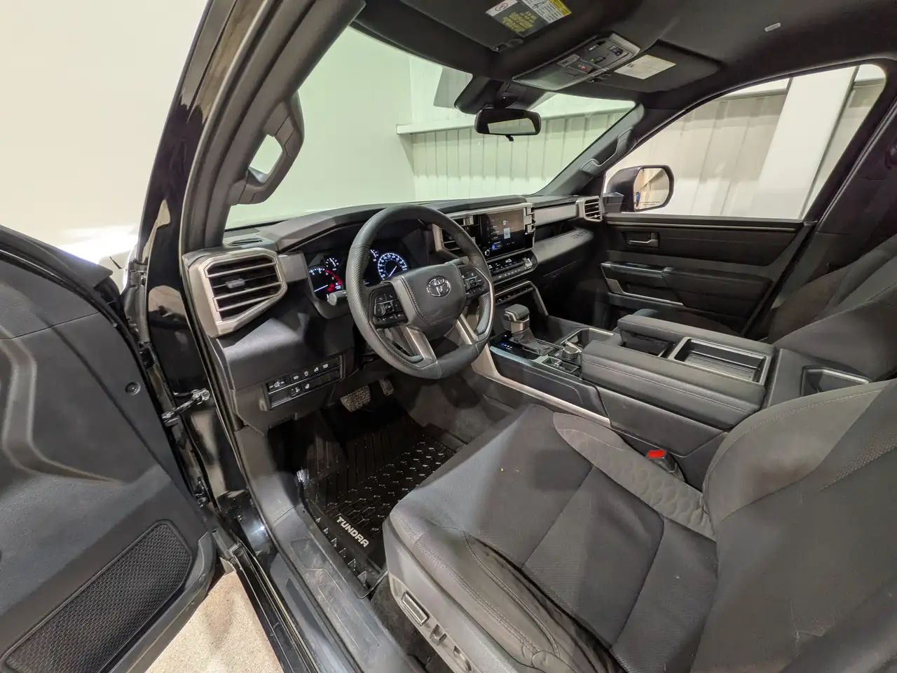 Toyota Tundra снимка Toyota Tundra