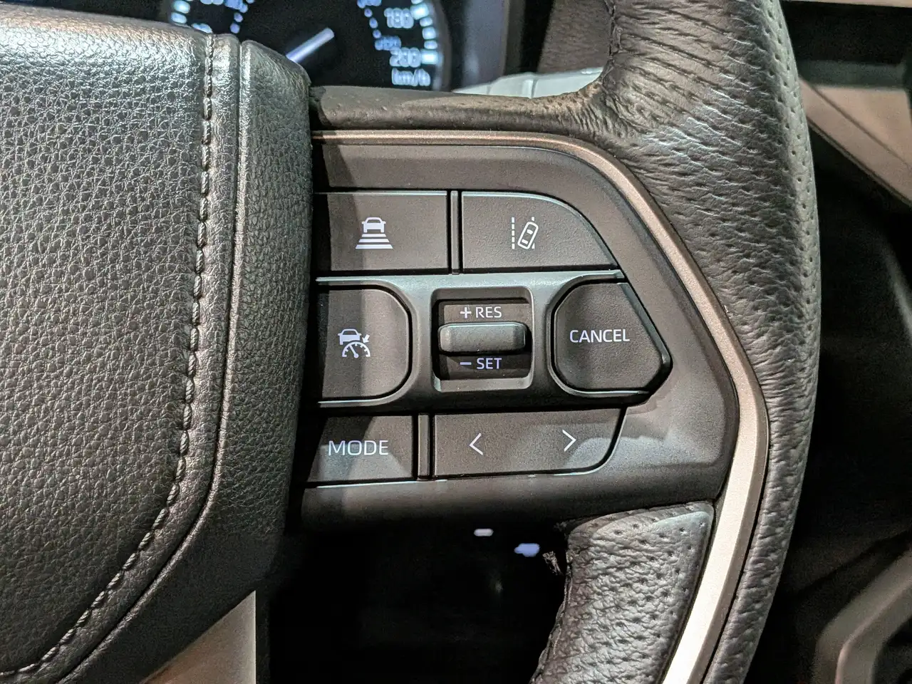 Toyota Tundra снимка Toyota Tundra