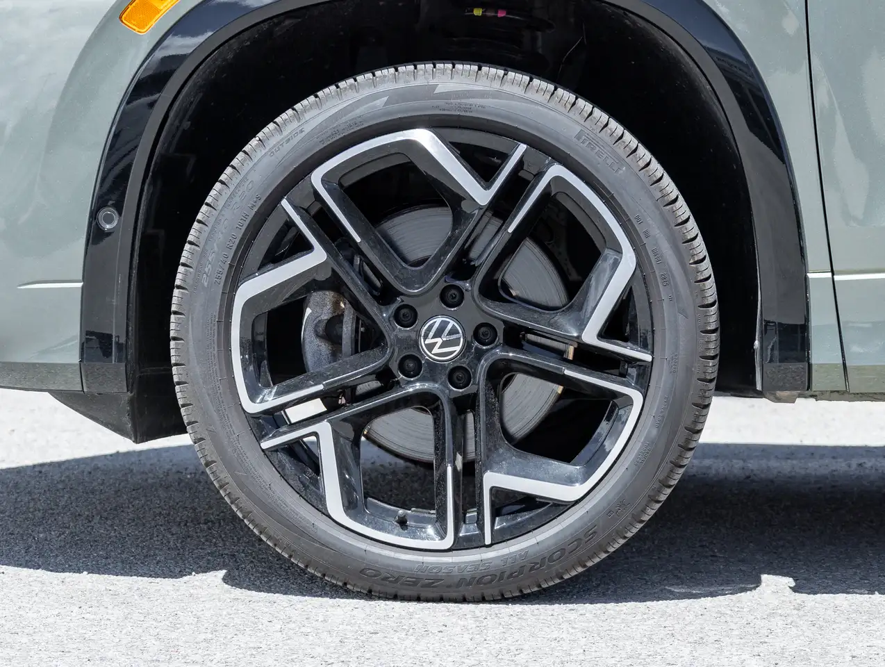 Volkswagen Tiguan снимка Volkswagen Tiguan