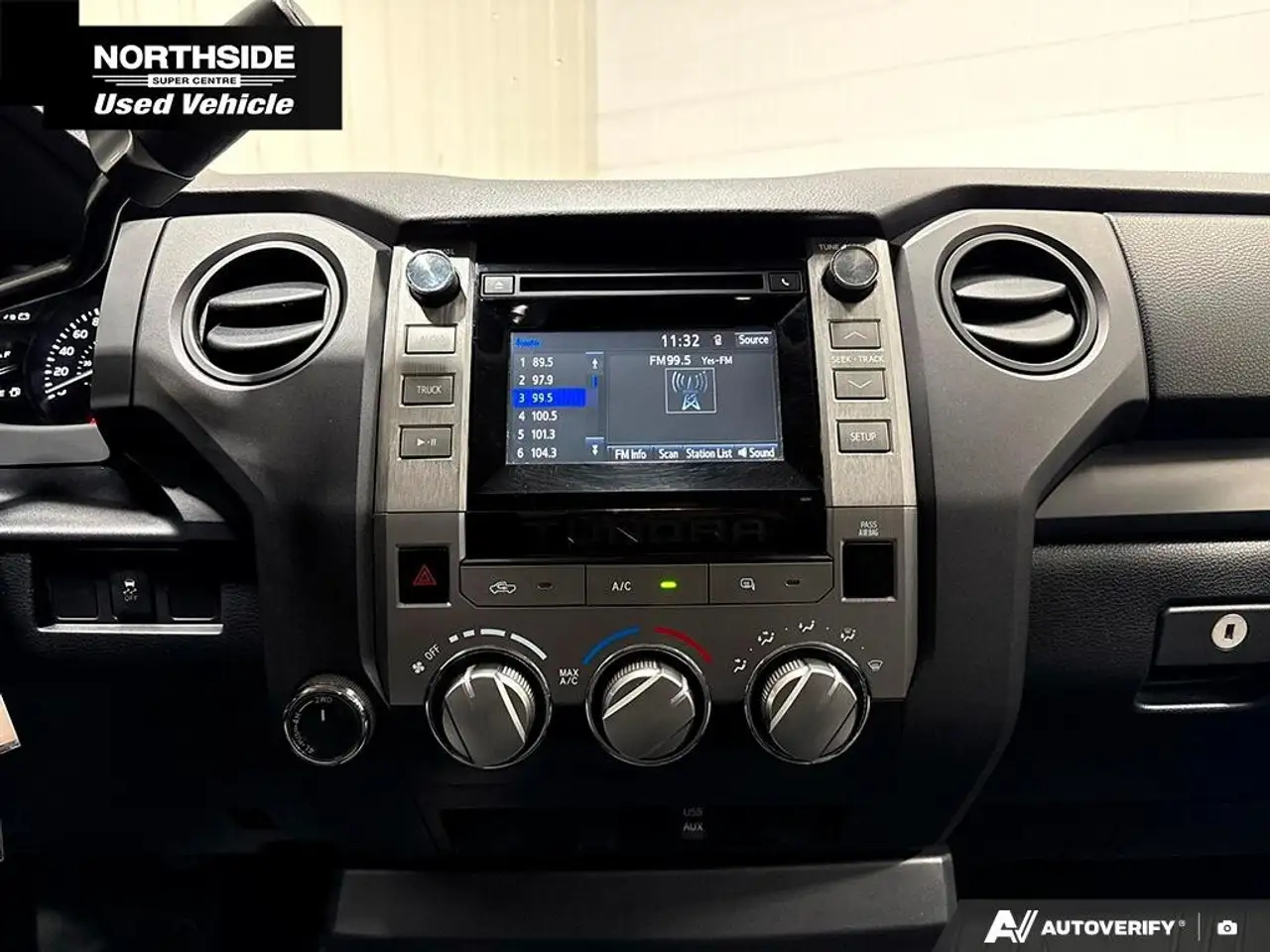 Toyota Tundra снимка Toyota Tundra
