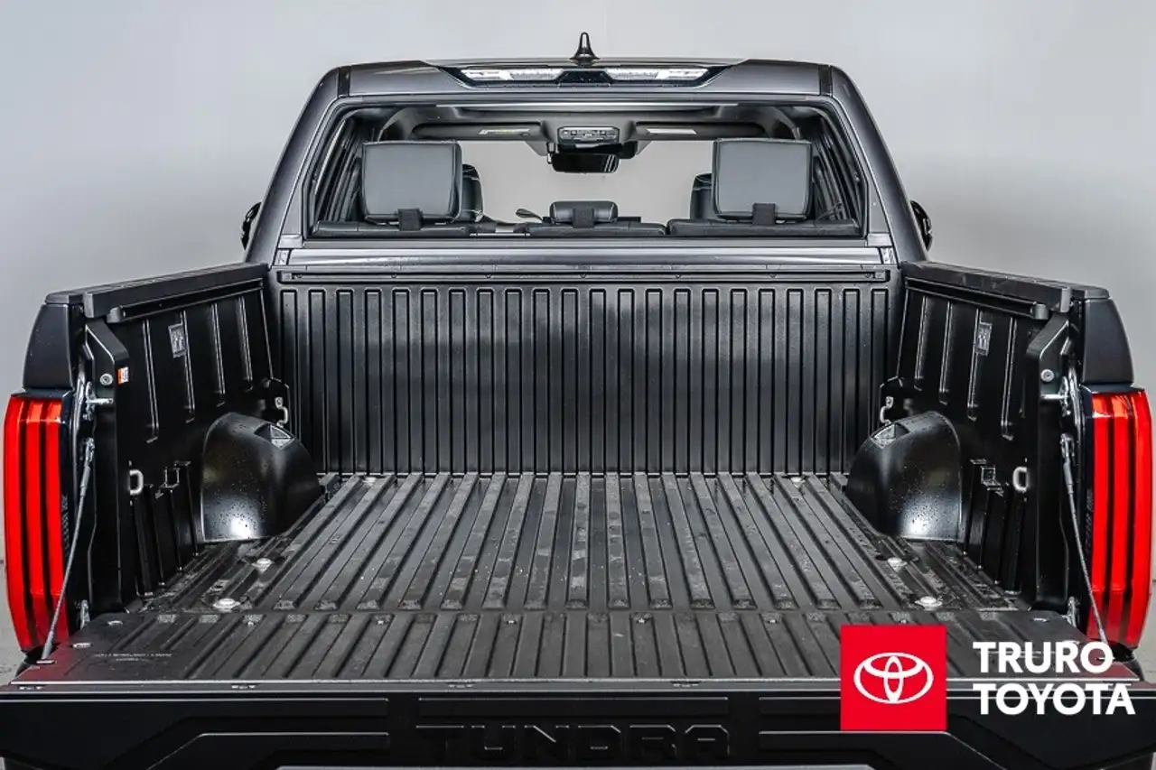 Toyota Tundra снимка Toyota Tundra