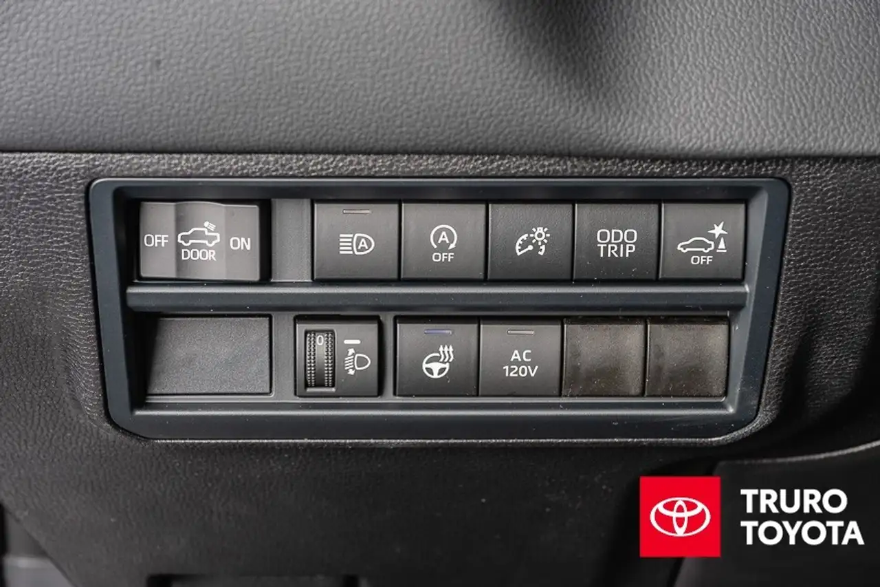 Toyota Tundra снимка Toyota Tundra