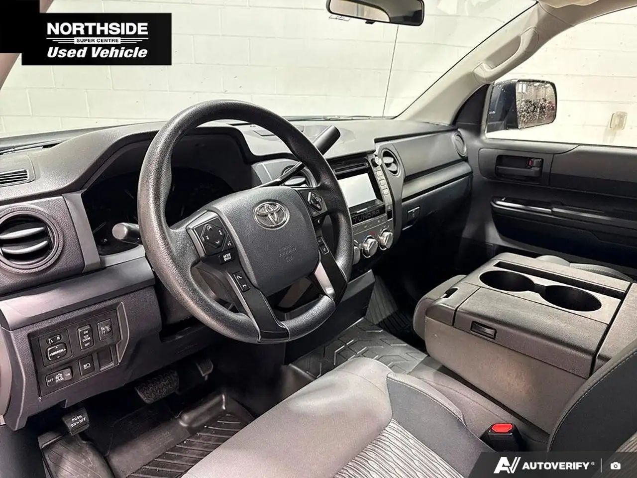 Toyota Tundra снимка Toyota Tundra