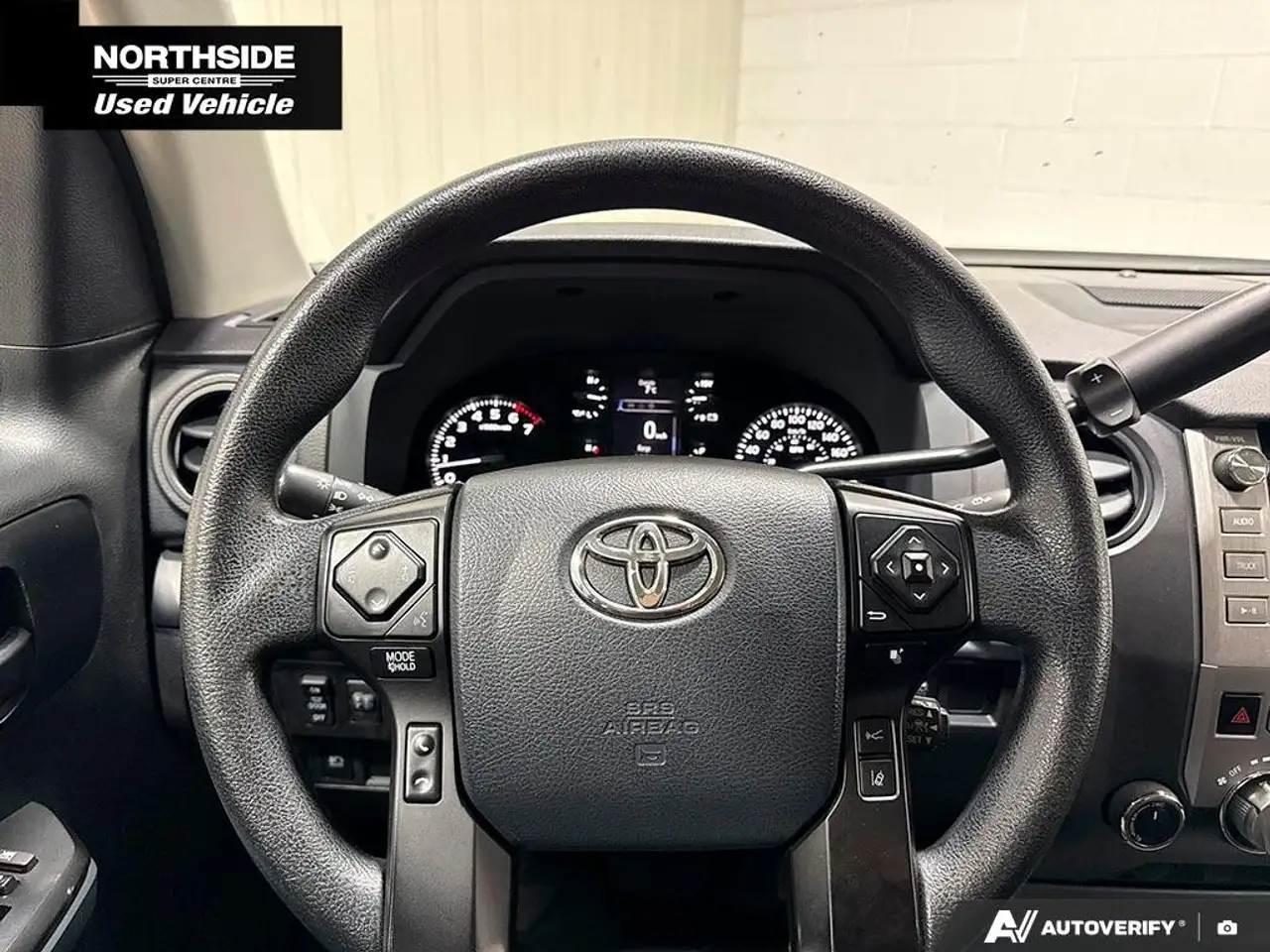 Toyota Tundra снимка Toyota Tundra