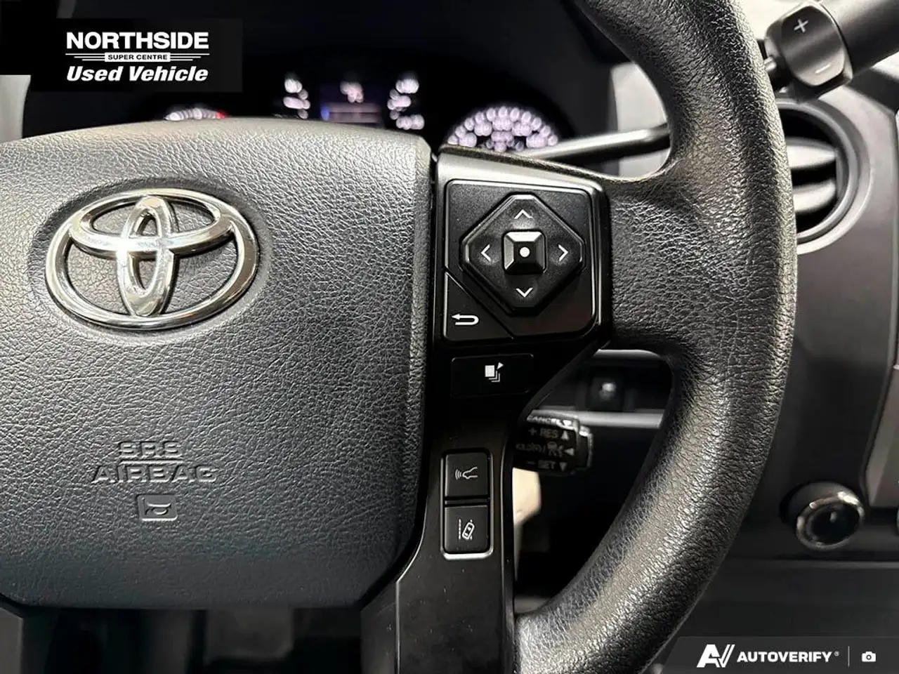 Toyota Tundra снимка Toyota Tundra