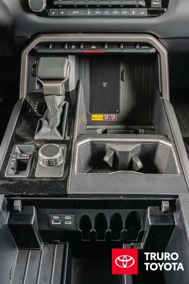 Toyota Tundra снимка Toyota Tundra