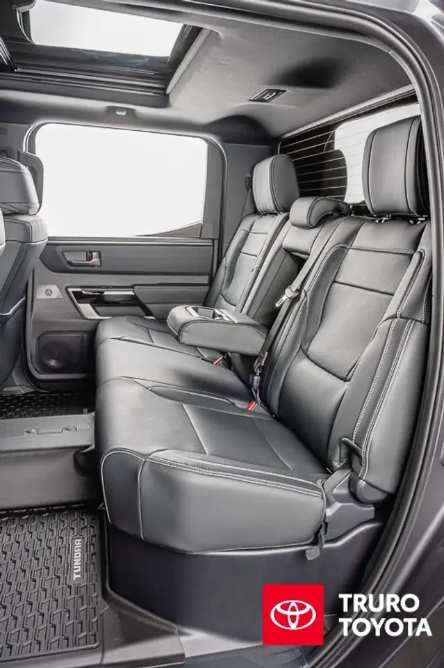 Toyota Tundra снимка Toyota Tundra
