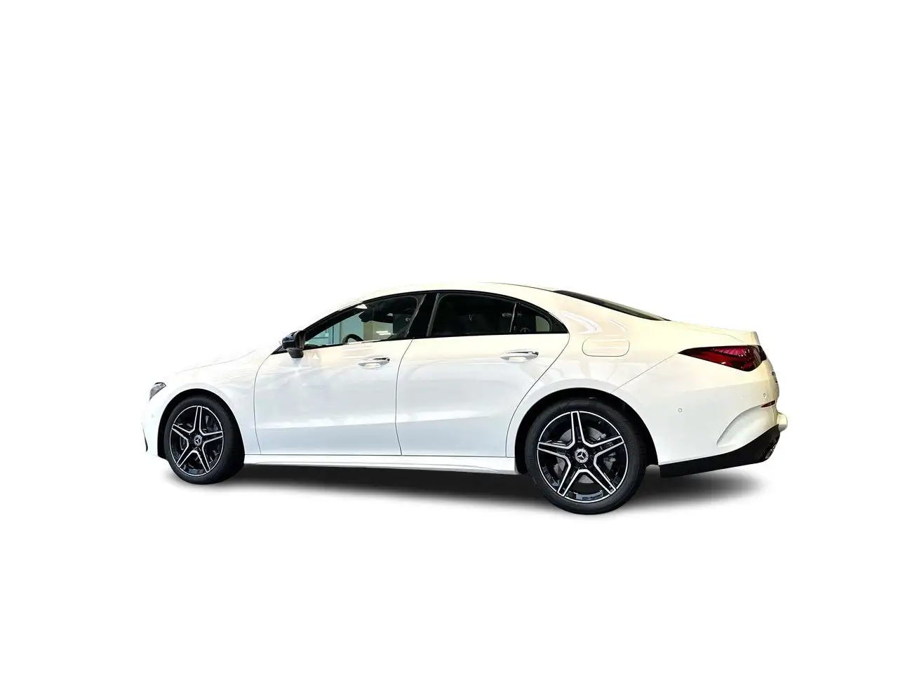 Mercedes-Benz CLA снимка Mercedes-Benz CLA