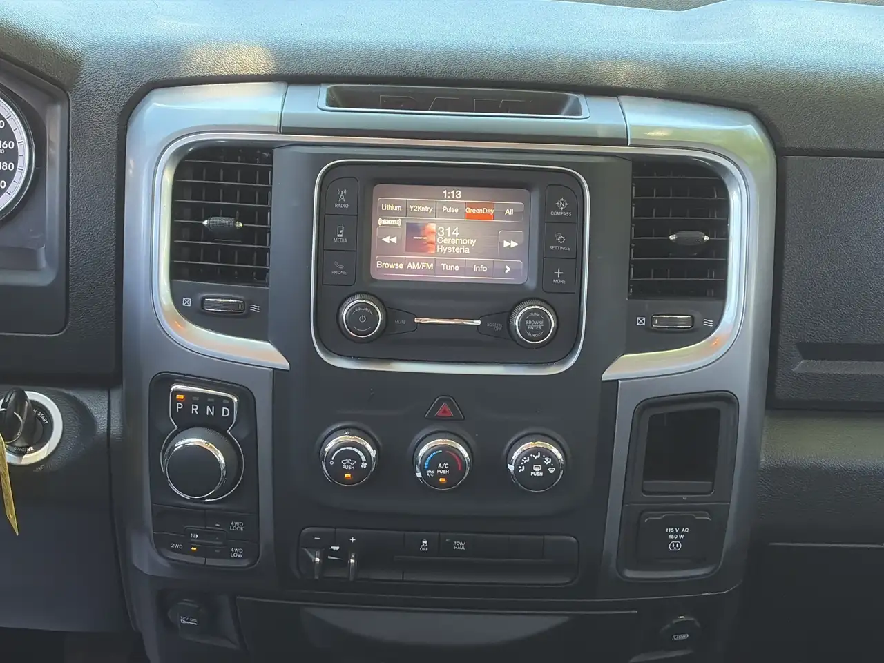 RAM 1500 снимка RAM 1500