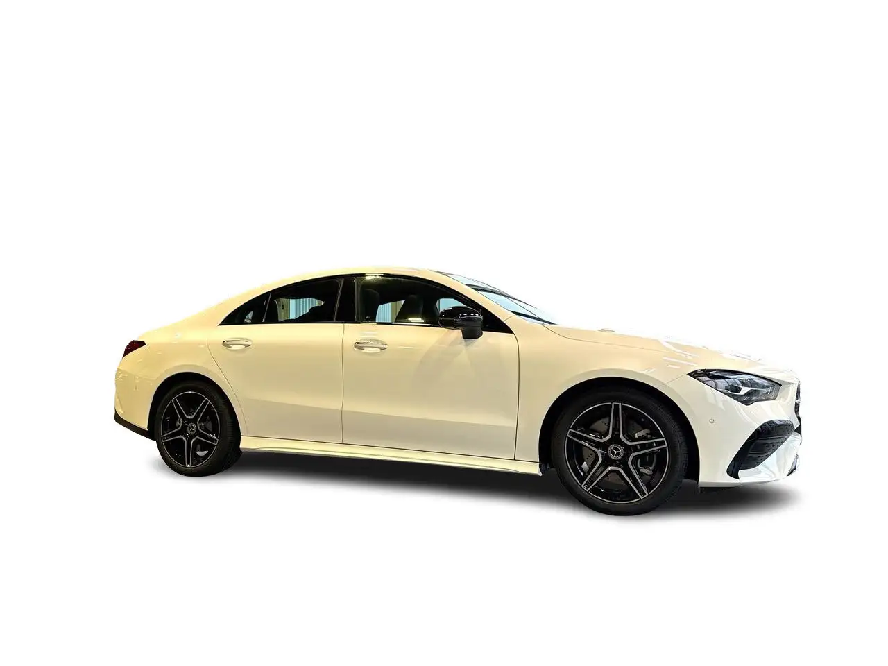 Mercedes-Benz CLA снимка Mercedes-Benz CLA