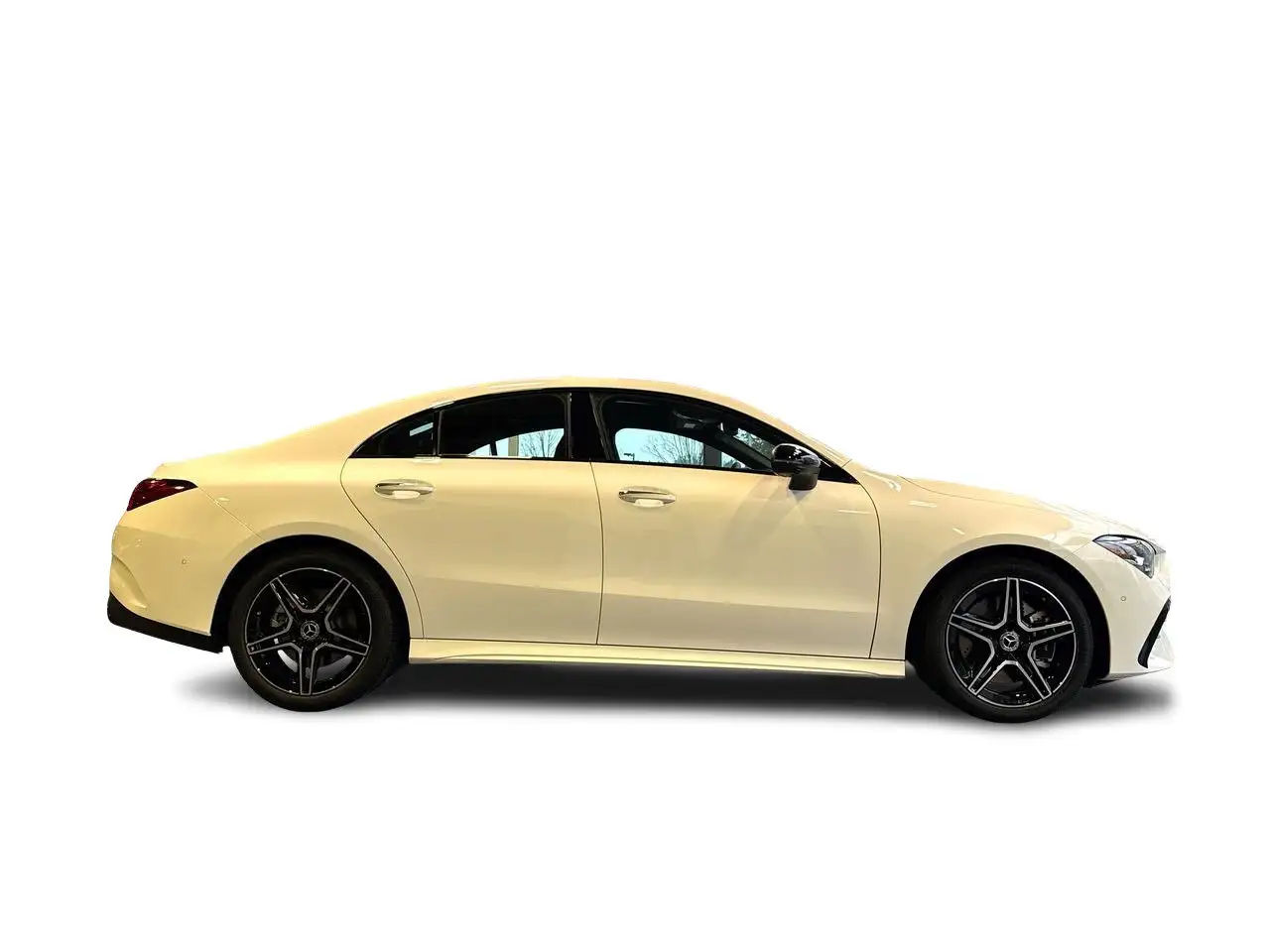 Mercedes-Benz CLA снимка Mercedes-Benz CLA