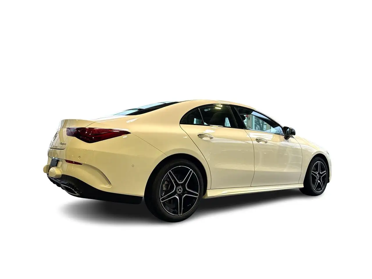 Mercedes-Benz CLA снимка Mercedes-Benz CLA