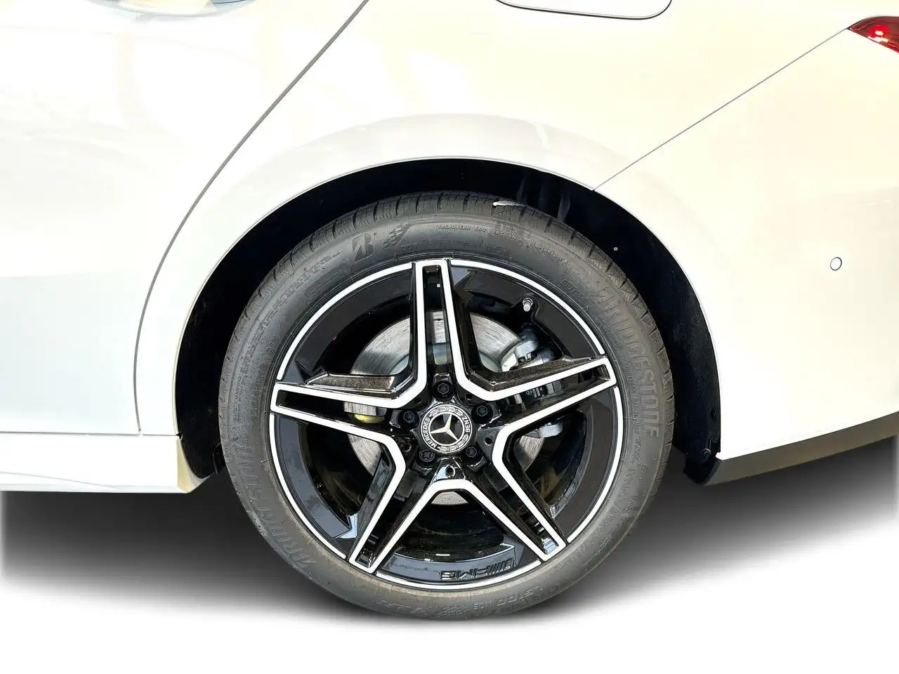 Mercedes-Benz CLA снимка Mercedes-Benz CLA