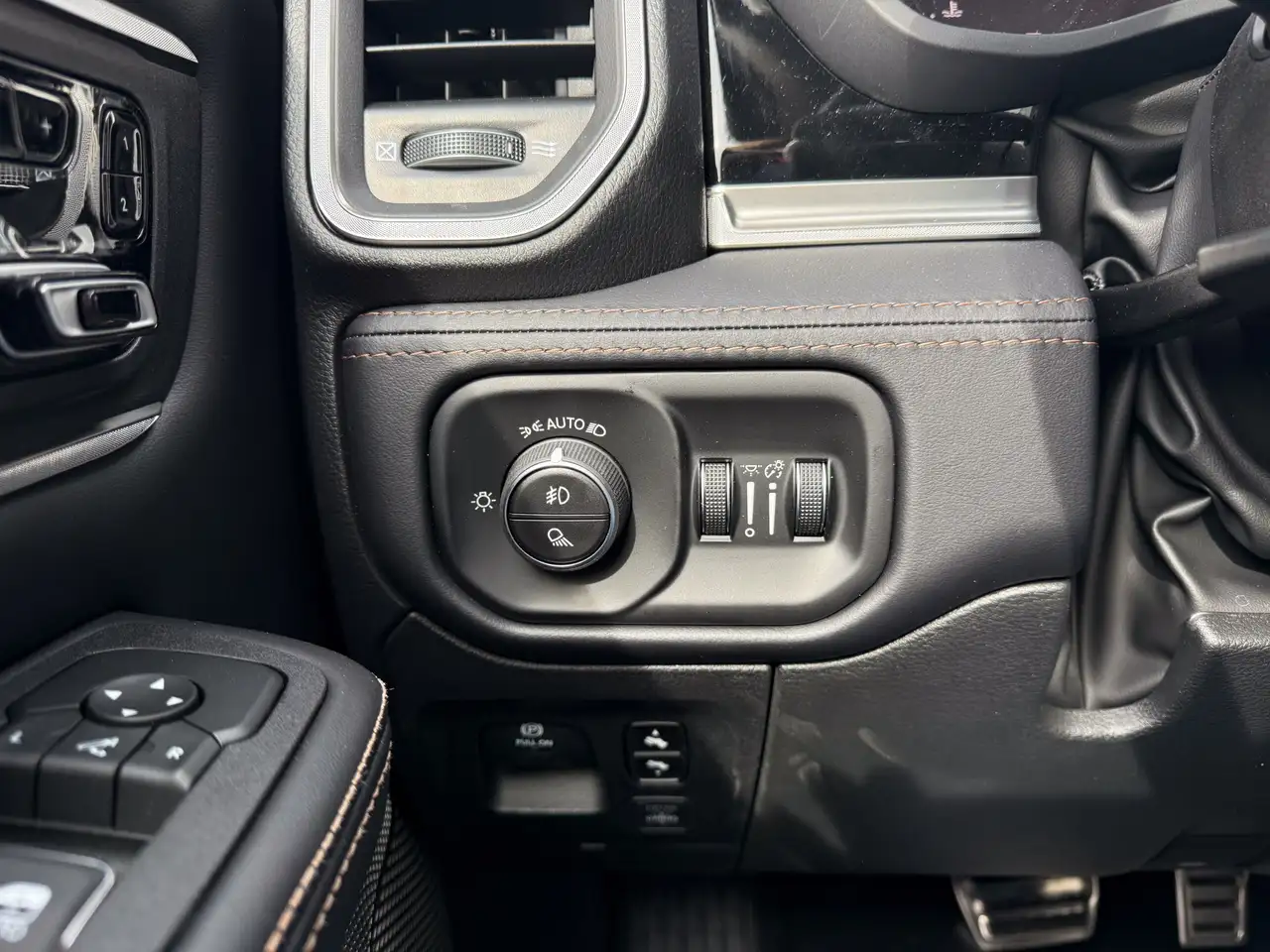 RAM 1500 photo RAM 1500