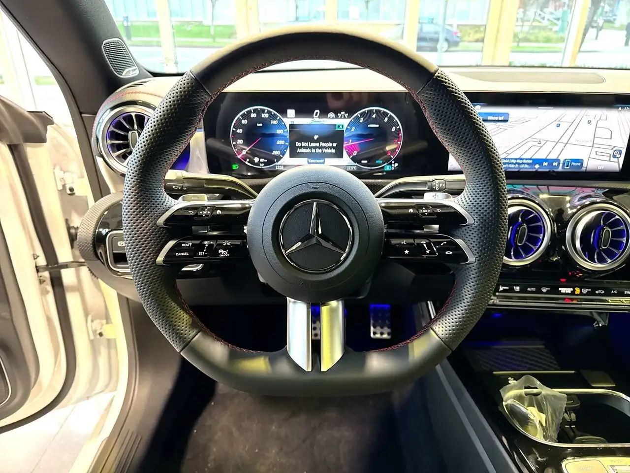Mercedes-Benz CLA снимка Mercedes-Benz CLA