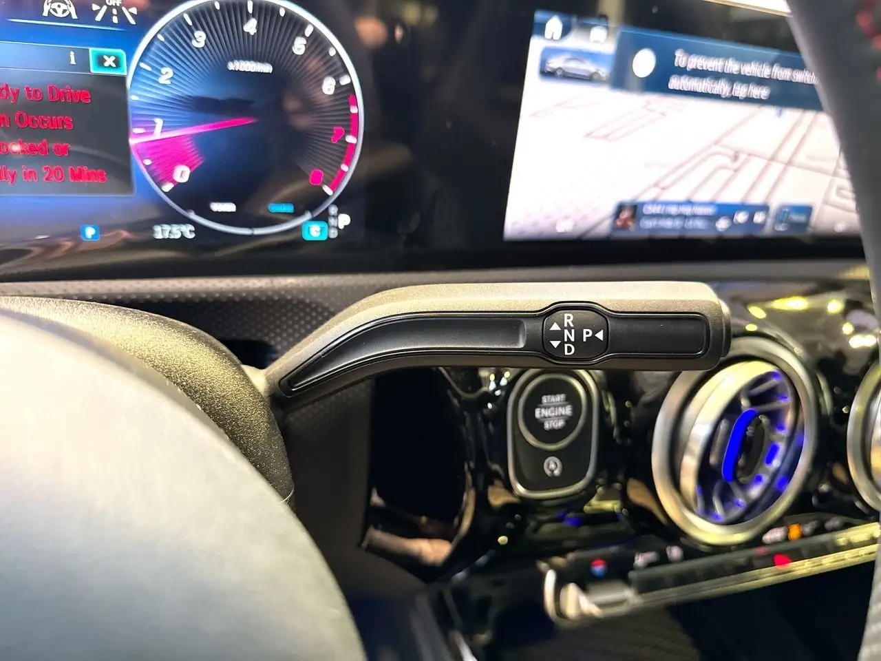 Mercedes-Benz CLA снимка Mercedes-Benz CLA