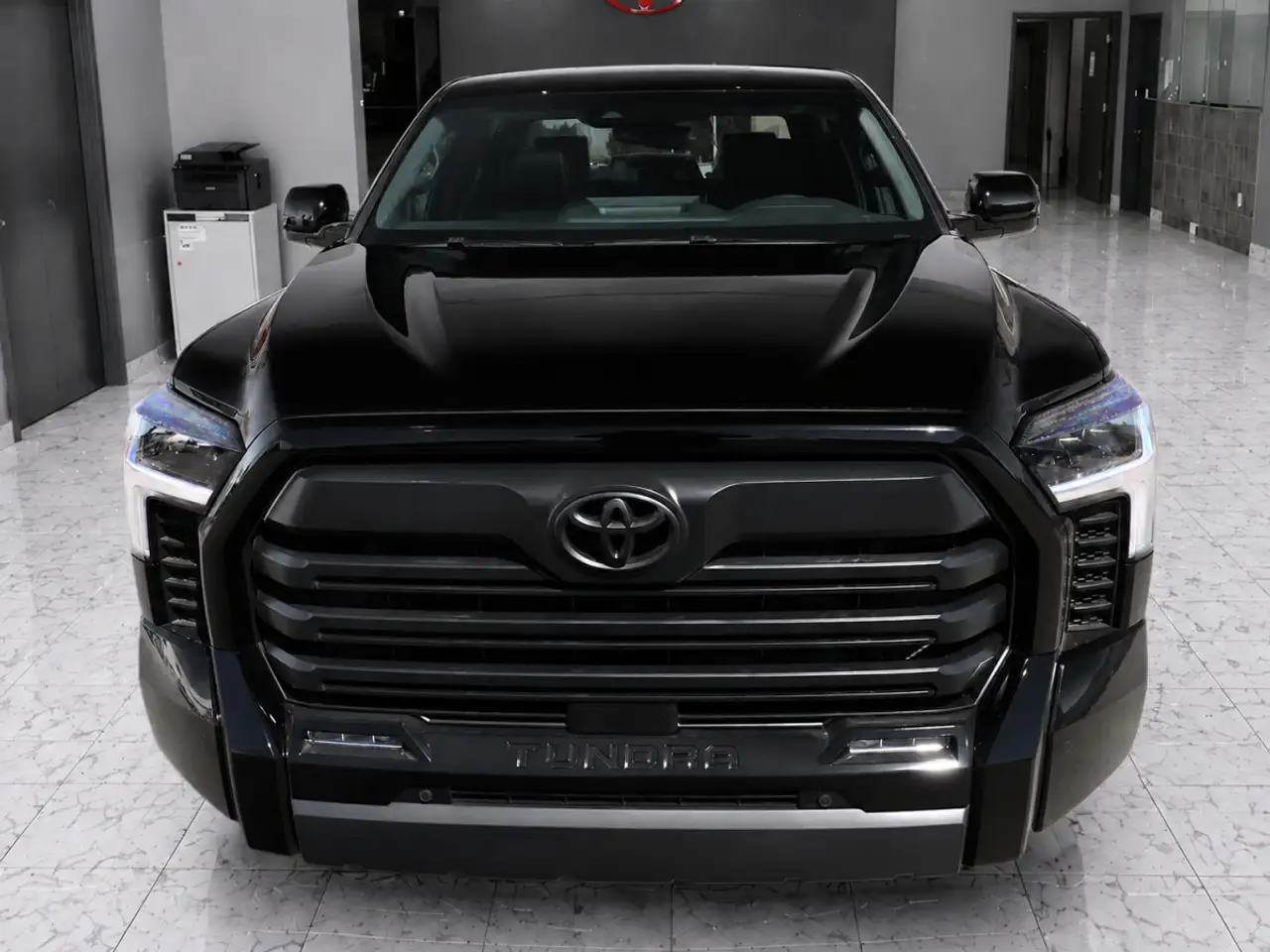 Toyota Tundra снимка Toyota Tundra
