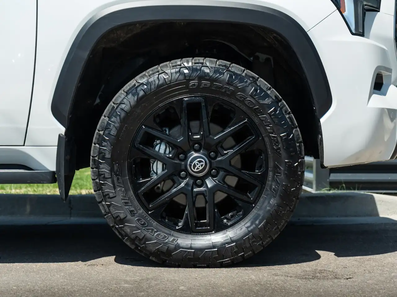 Toyota Sequoia photo Toyota Sequoia