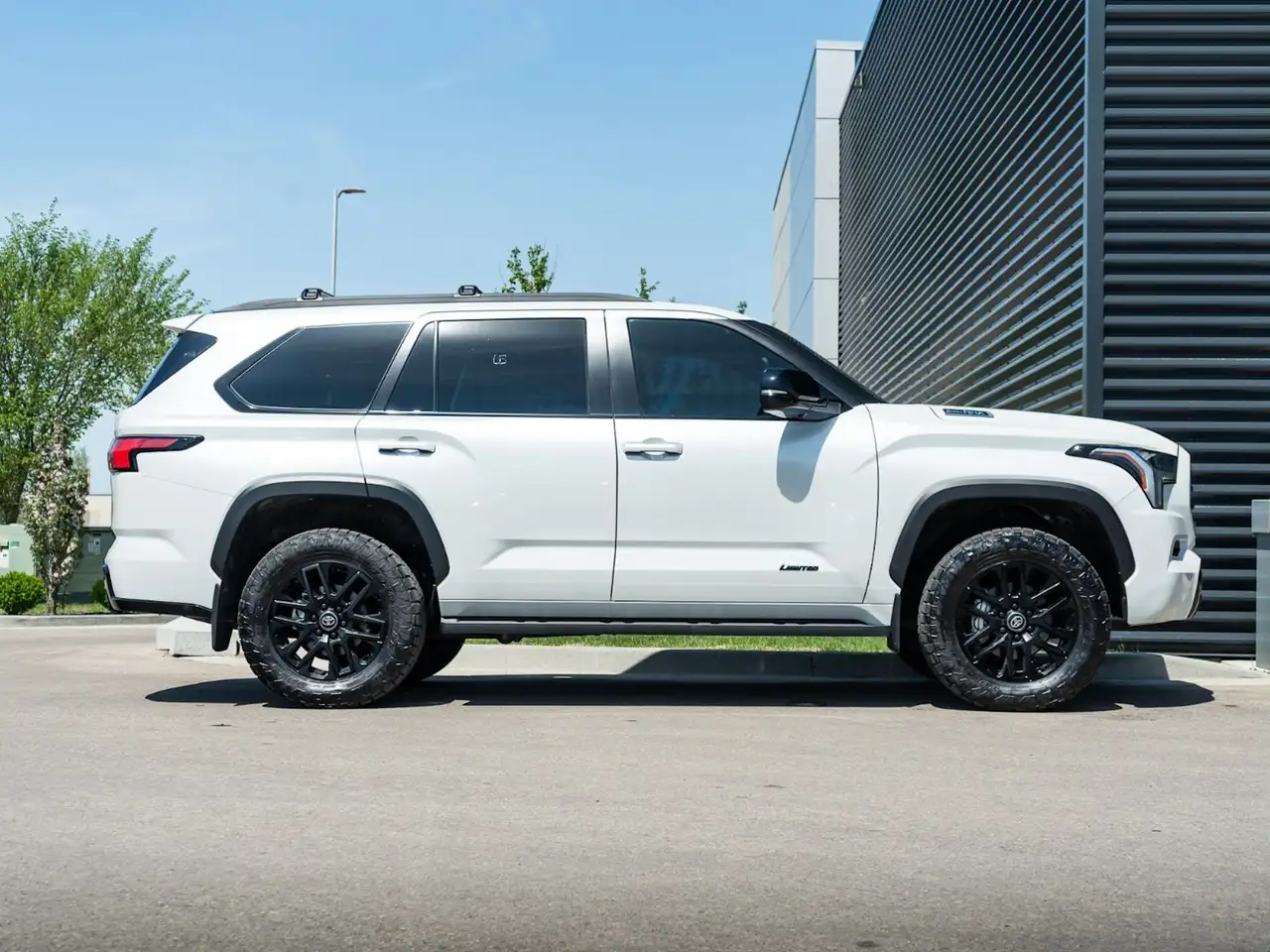 Toyota Sequoia photo Toyota Sequoia
