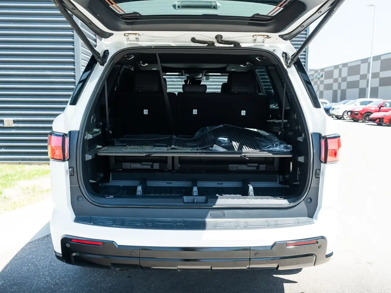 Toyota Sequoia photo Toyota Sequoia