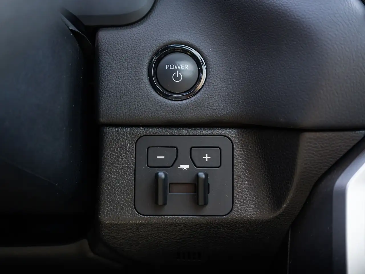 Toyota Sequoia photo Toyota Sequoia
