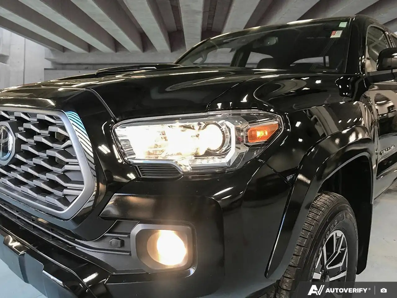 Toyota Tacoma снимка Toyota Tacoma