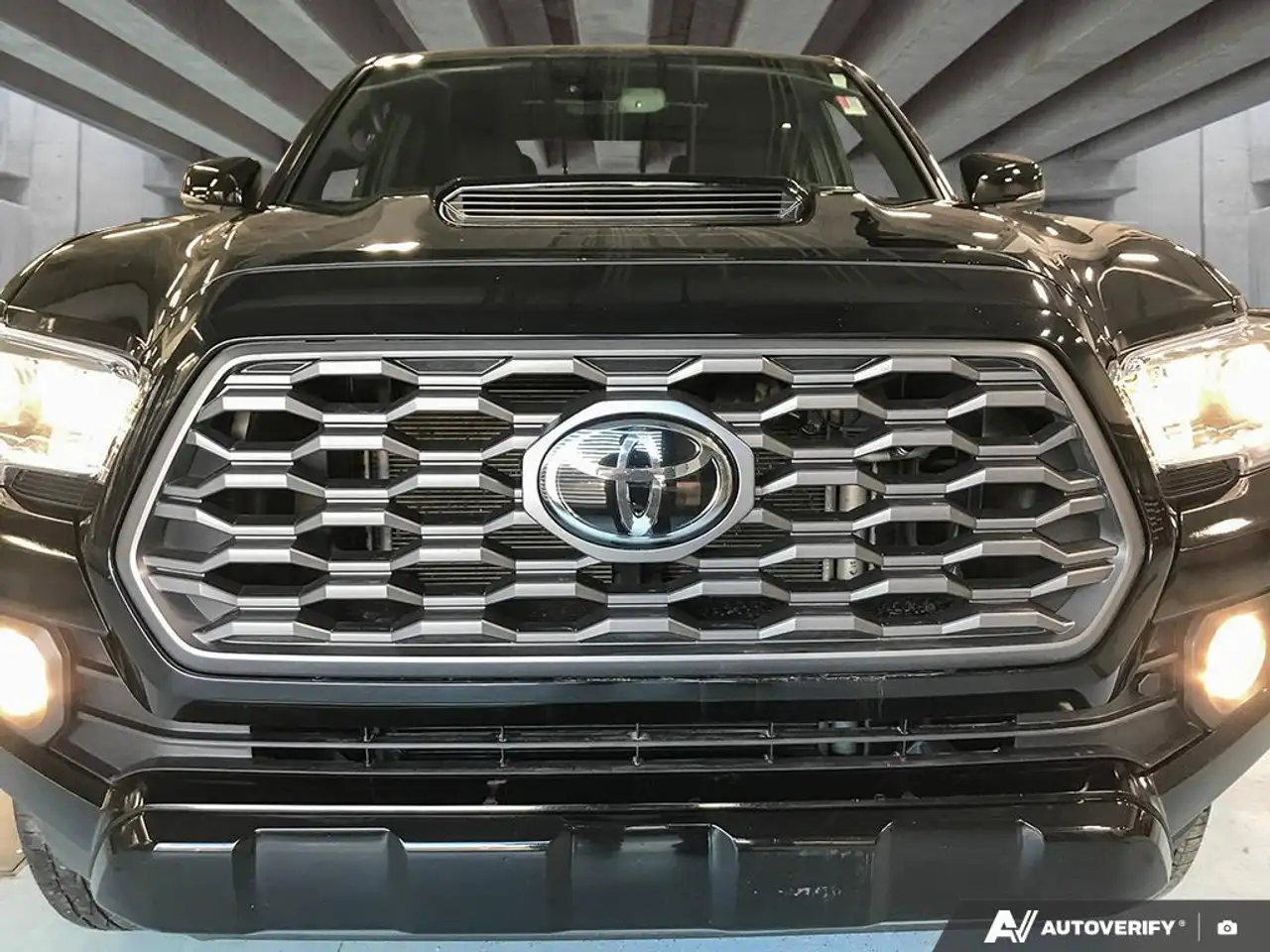 Toyota Tacoma снимка Toyota Tacoma