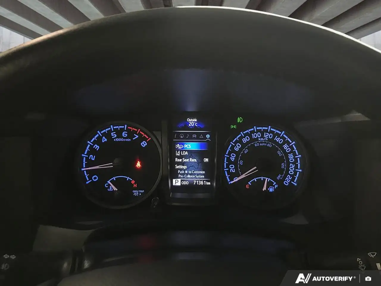 Toyota Tacoma снимка Toyota Tacoma