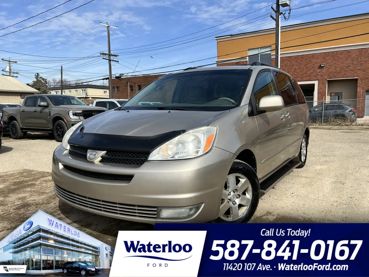 Toyota Sienna photo Toyota Sienna
