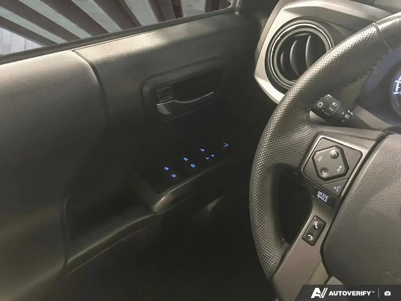 Toyota Tacoma снимка Toyota Tacoma