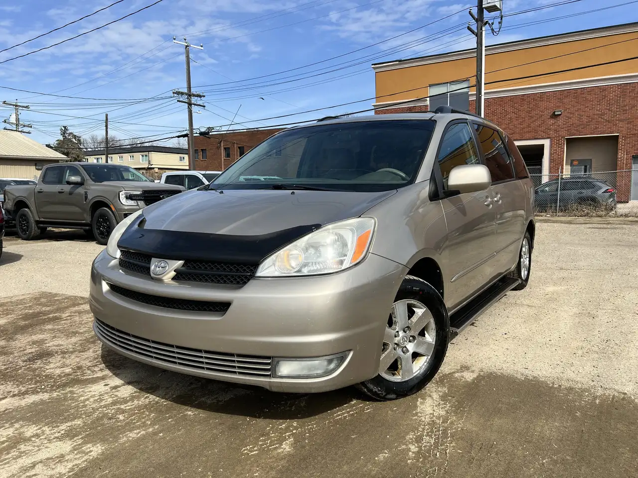 Toyota Sienna photo Toyota Sienna