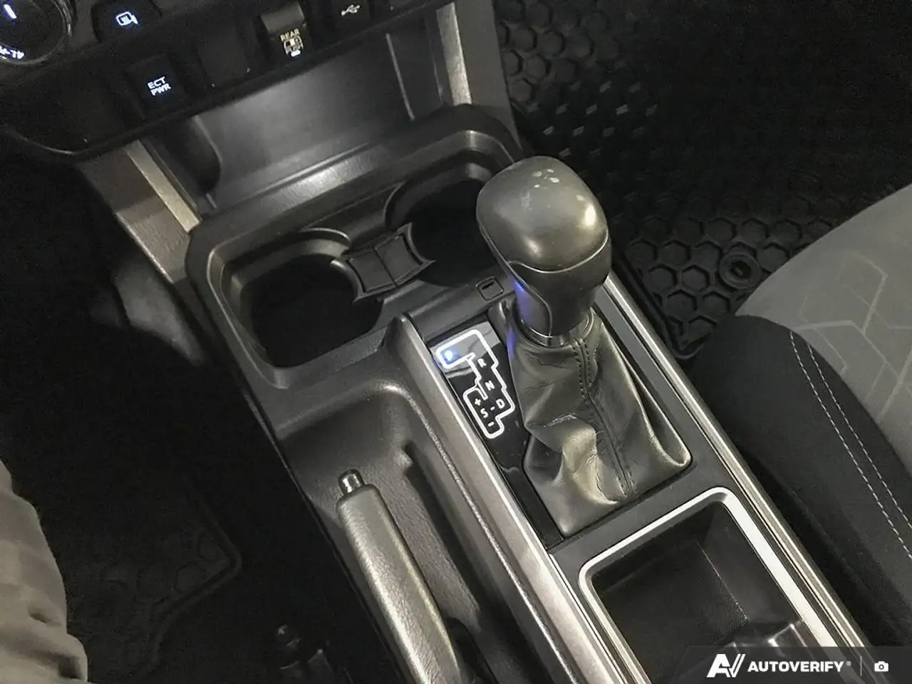 Toyota Tacoma снимка Toyota Tacoma