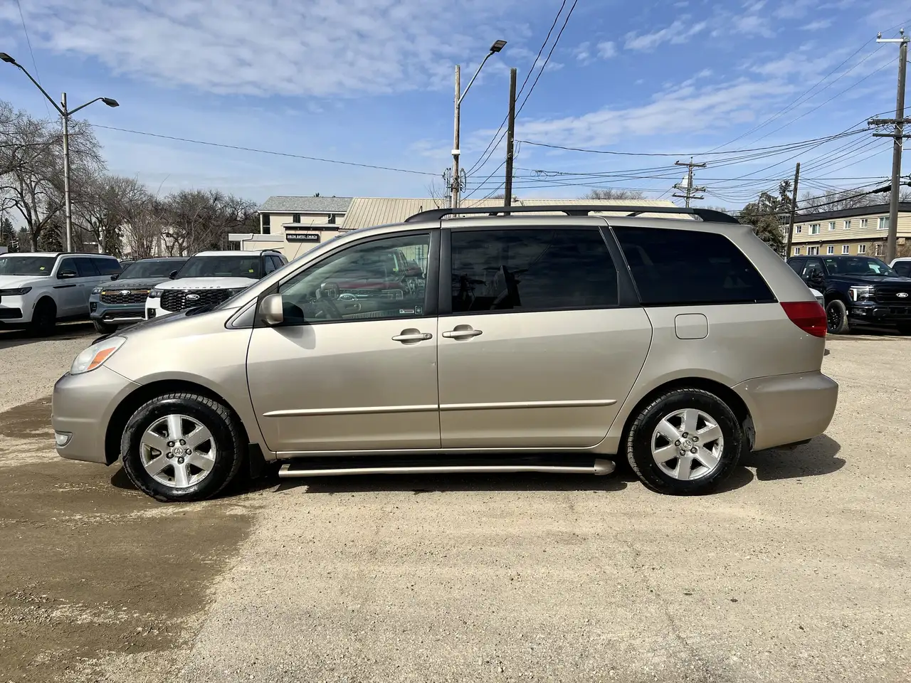 Toyota Sienna photo Toyota Sienna