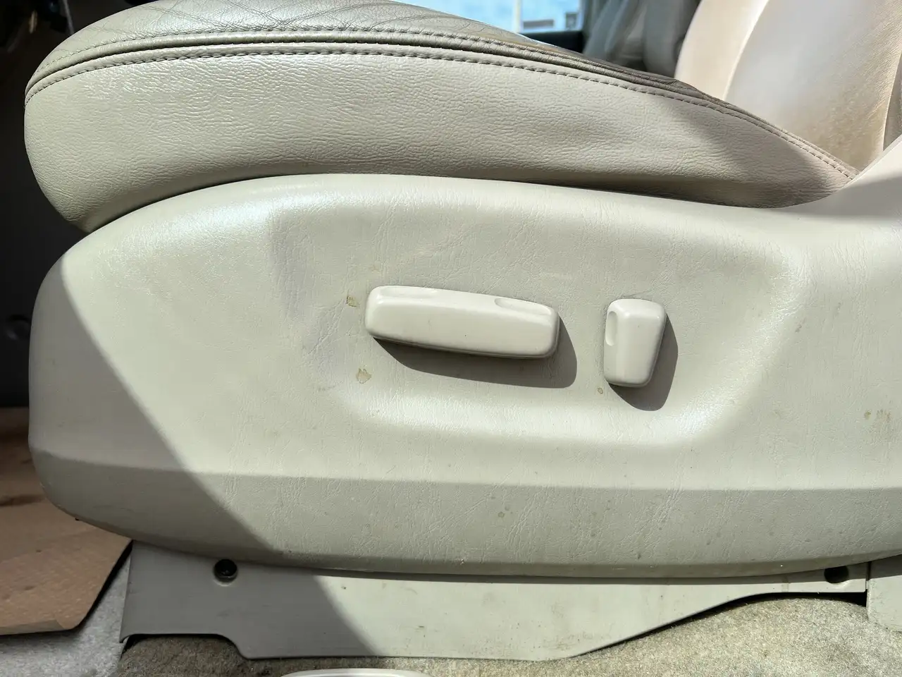 Toyota Sienna photo Toyota Sienna