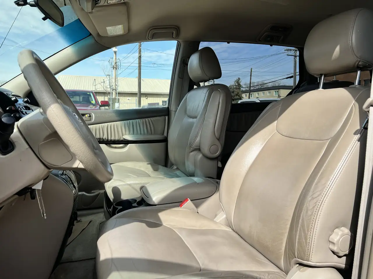 Toyota Sienna photo Toyota Sienna