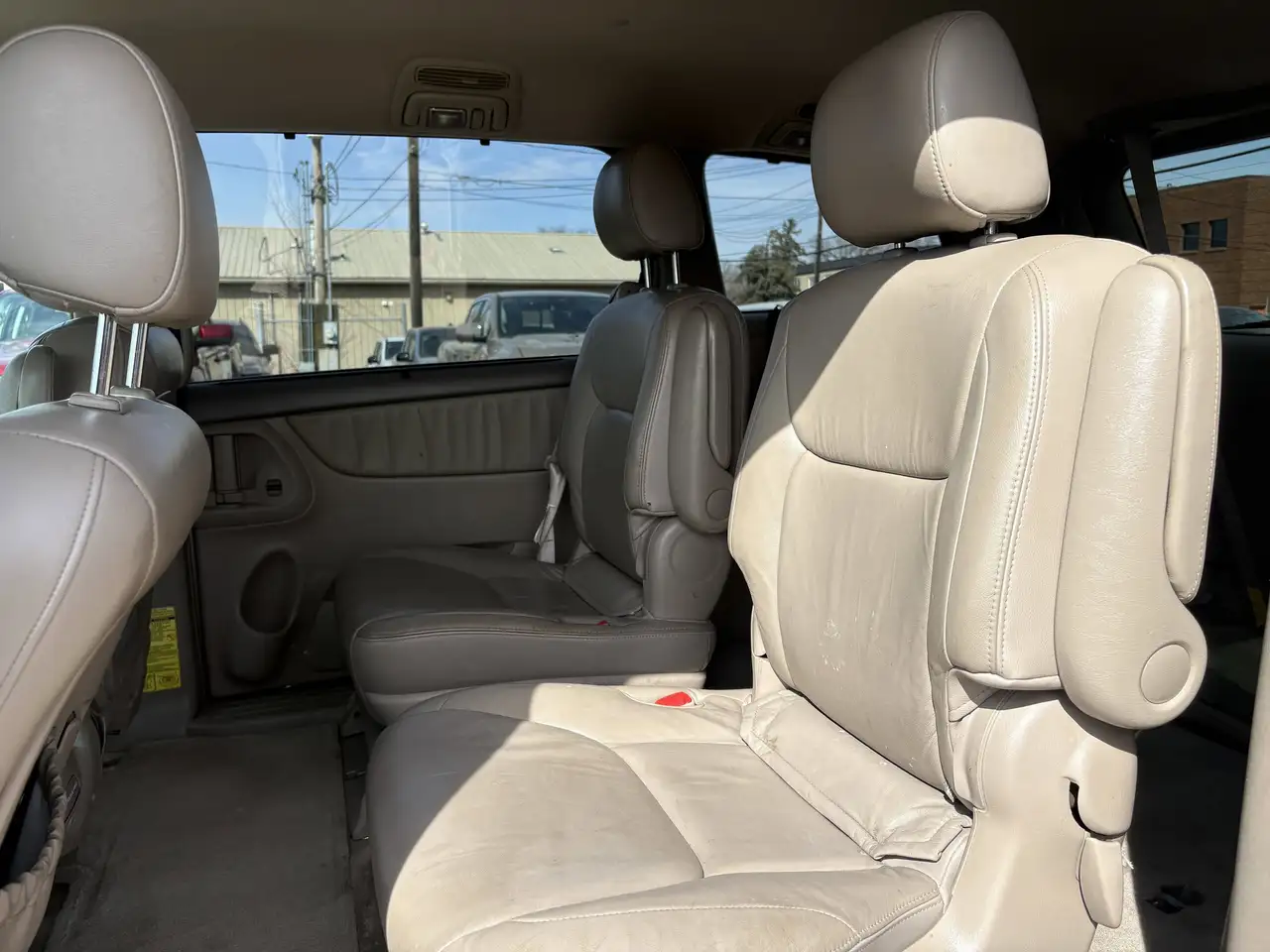Toyota Sienna photo Toyota Sienna