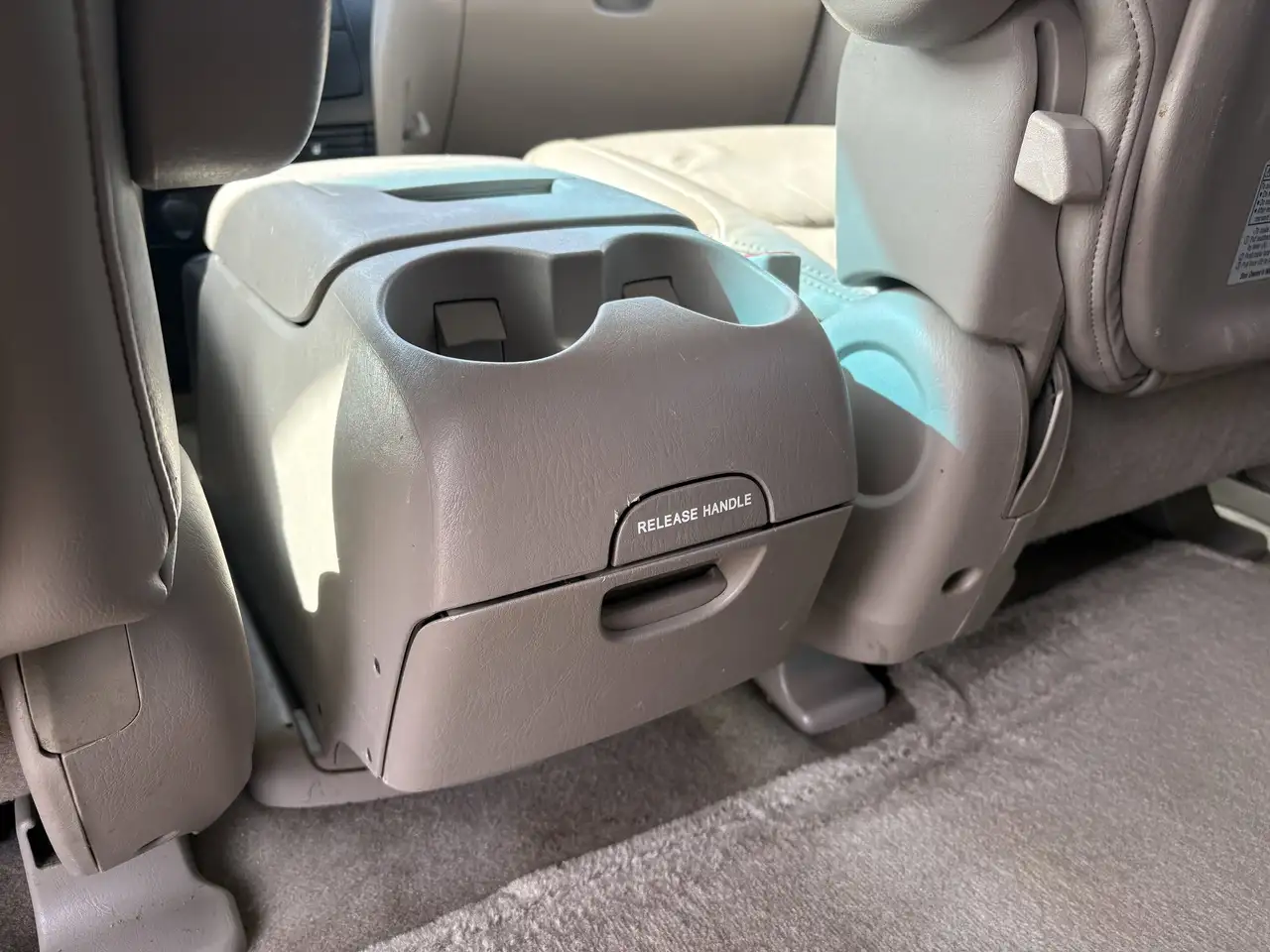 Toyota Sienna photo Toyota Sienna