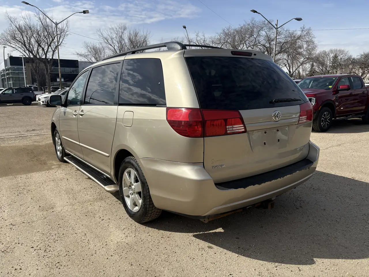 Toyota Sienna photo Toyota Sienna