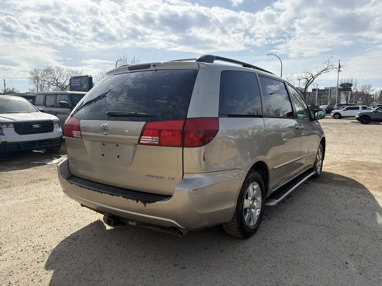 Toyota Sienna photo Toyota Sienna